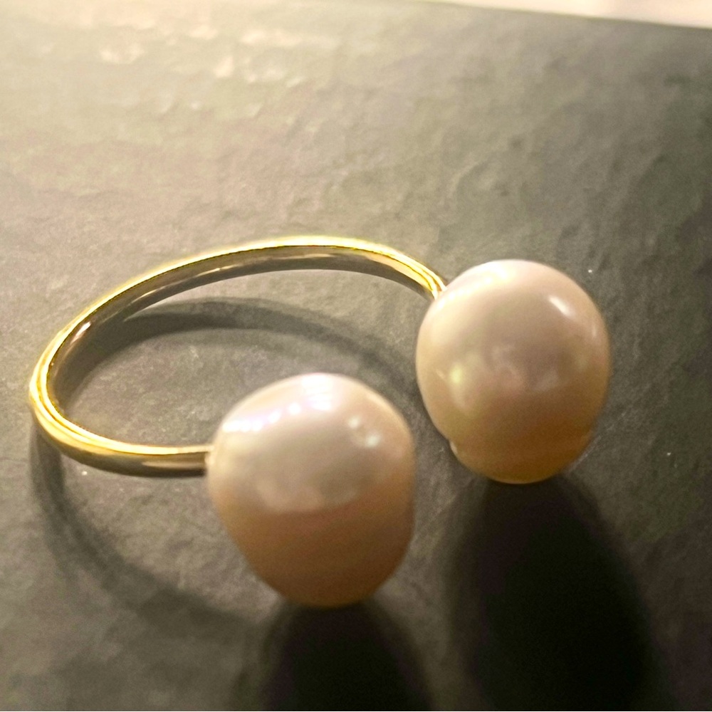 ERTH “tu y Yo Ring” Gold with Pearls NEW CONDITION